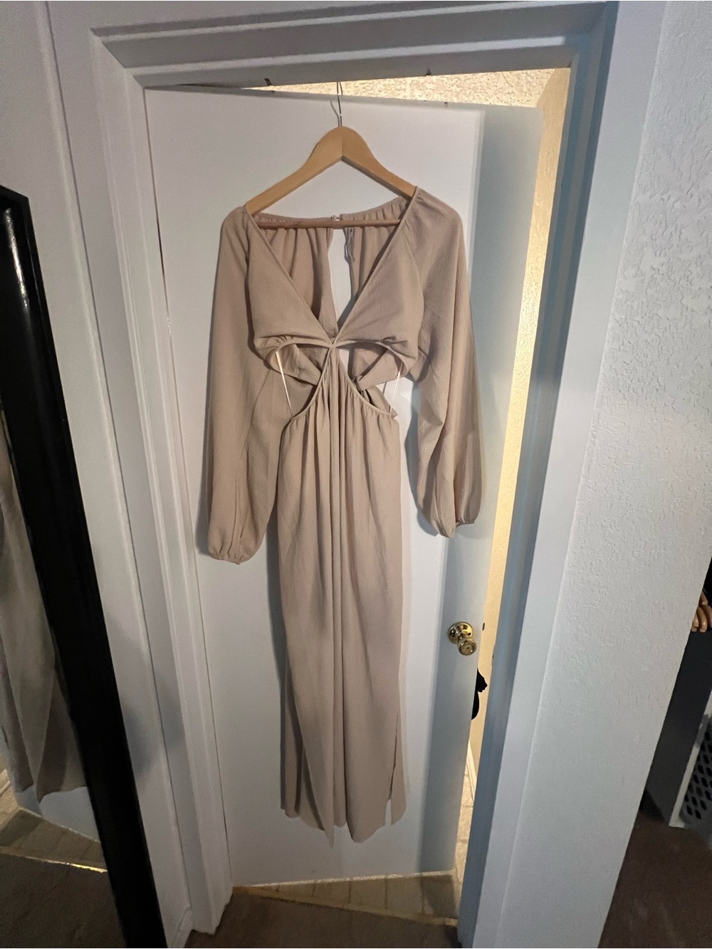 Women’s Beige Cutout Long Sleeve Maxi Dress